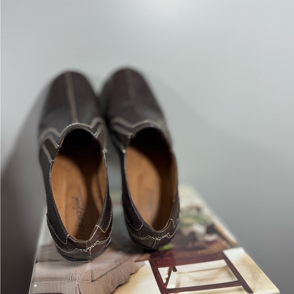 Women’s Natural Soul Size 7 1/2 Brown Leather Slip-On Shoes - Picture 6 of 15